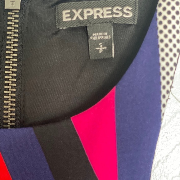 Medium Express crop top - Picture 3 of 3